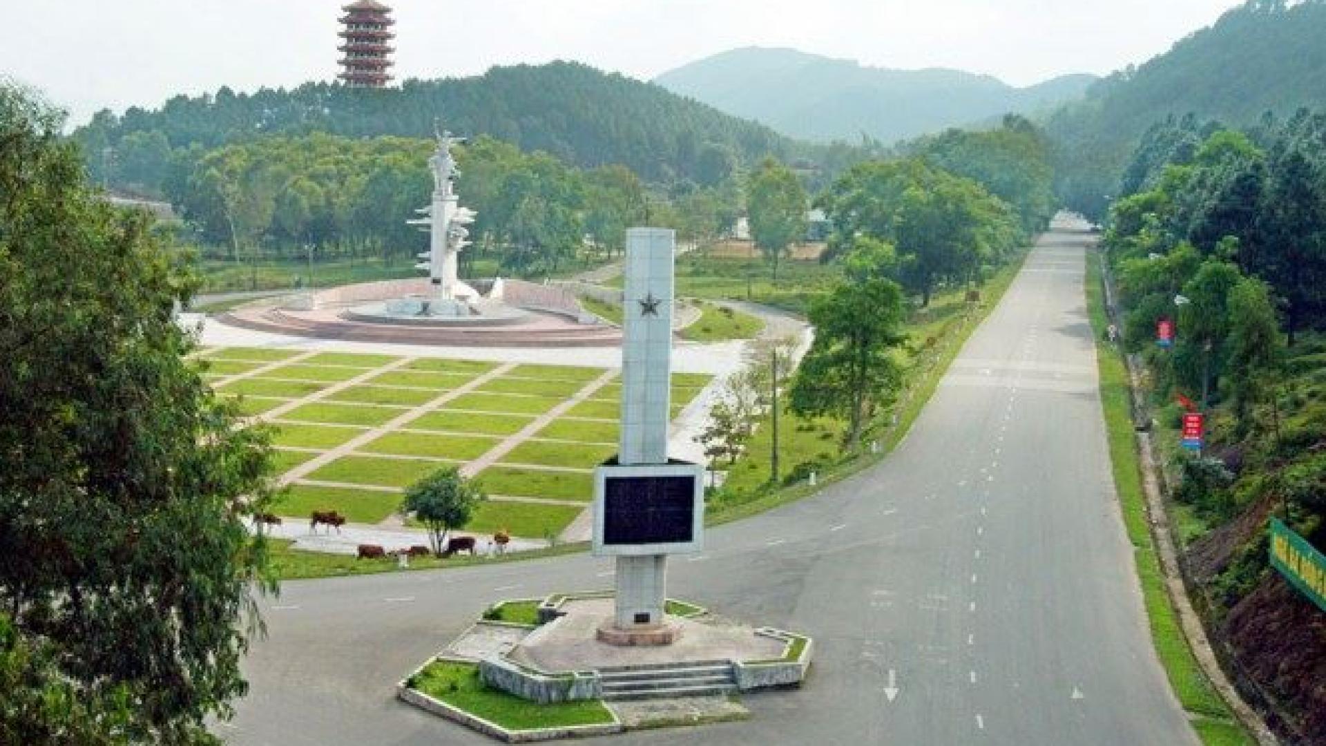 HÀ NỘI - CỬA LÒ - LĂNG MỘ: ĐT VÕ NGUYÊN GIÁP ĐỘNG PHONG NHA – NGÃ 3 ĐỒNG LỘC – QUÊ BÁC – HÀ NỘI